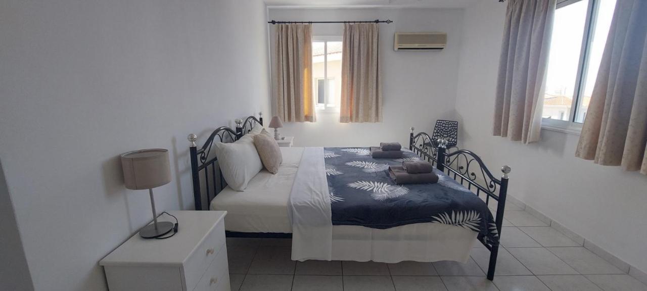 Spacious 2 Bedroom Apartment Peyia Ngoại thất bức ảnh