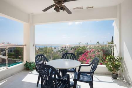 Spacious 2 Bedroom Apartment Peyia Ngoại thất bức ảnh
